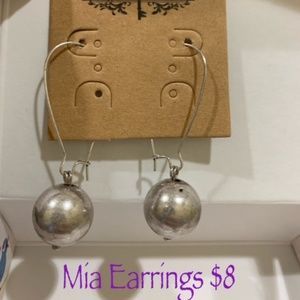 Mia Earrings